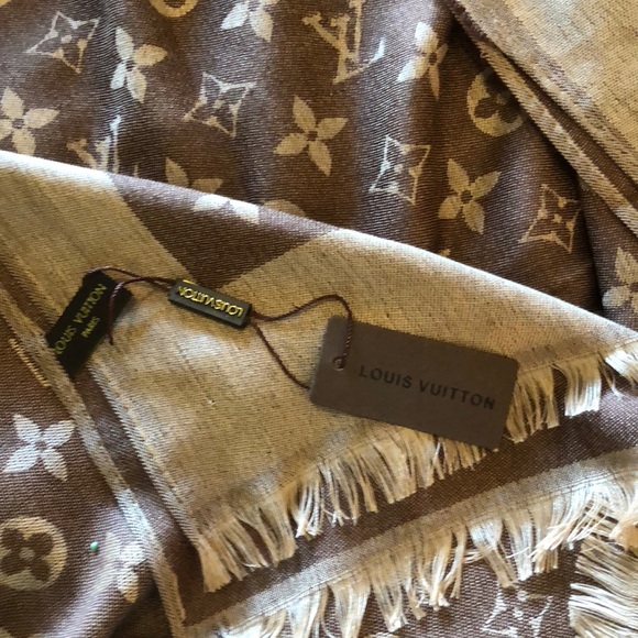 Louis Vuitton scarf - Picture 3 of 5
